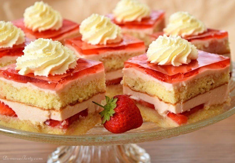 Strawberry Cake